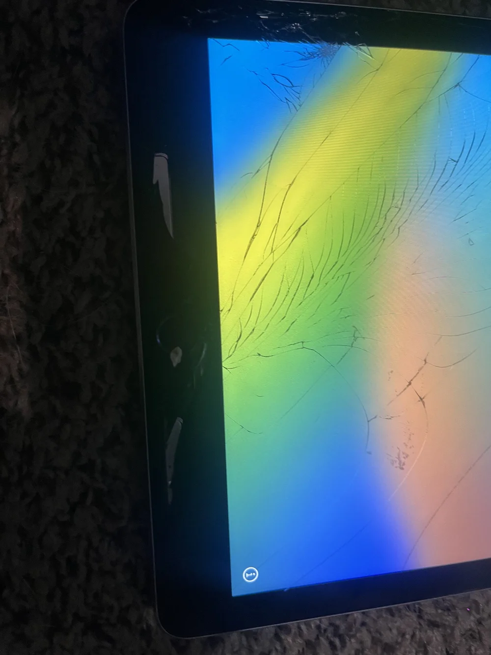 8Black Ipad 7 Tablet. Works Great!  Broken Screen. Please See Pictures